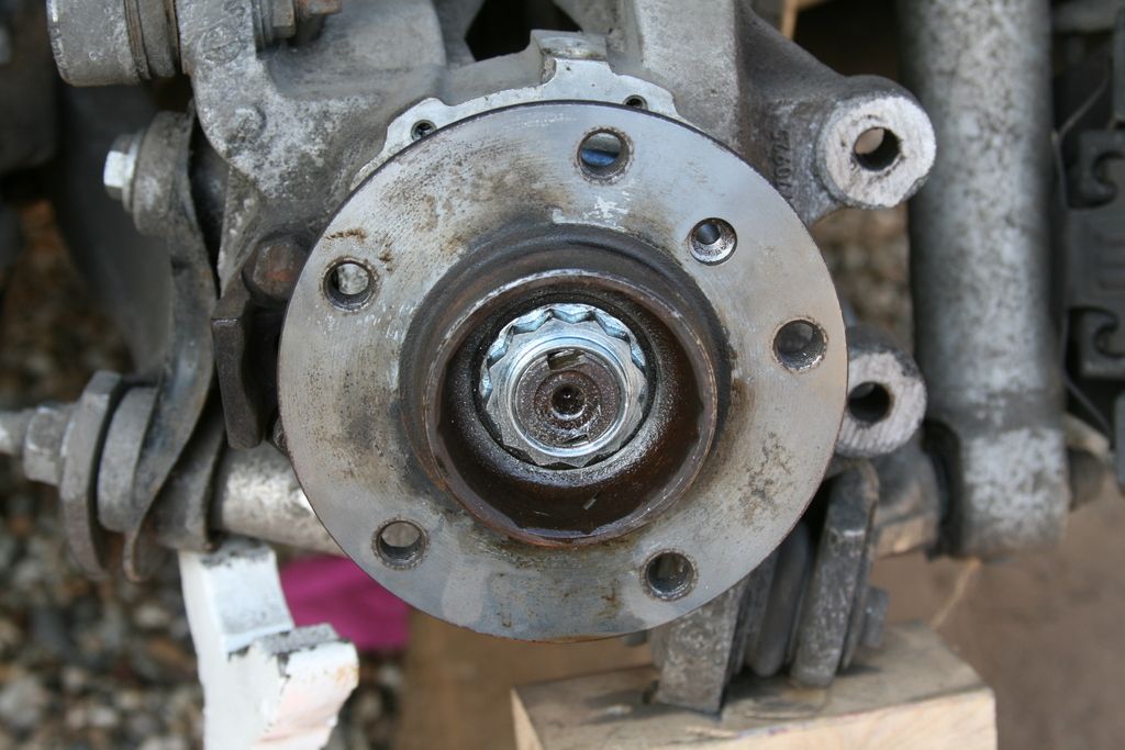 E60/E61/E39 Rear wheel bearing replacement (lots of pictures) BMW